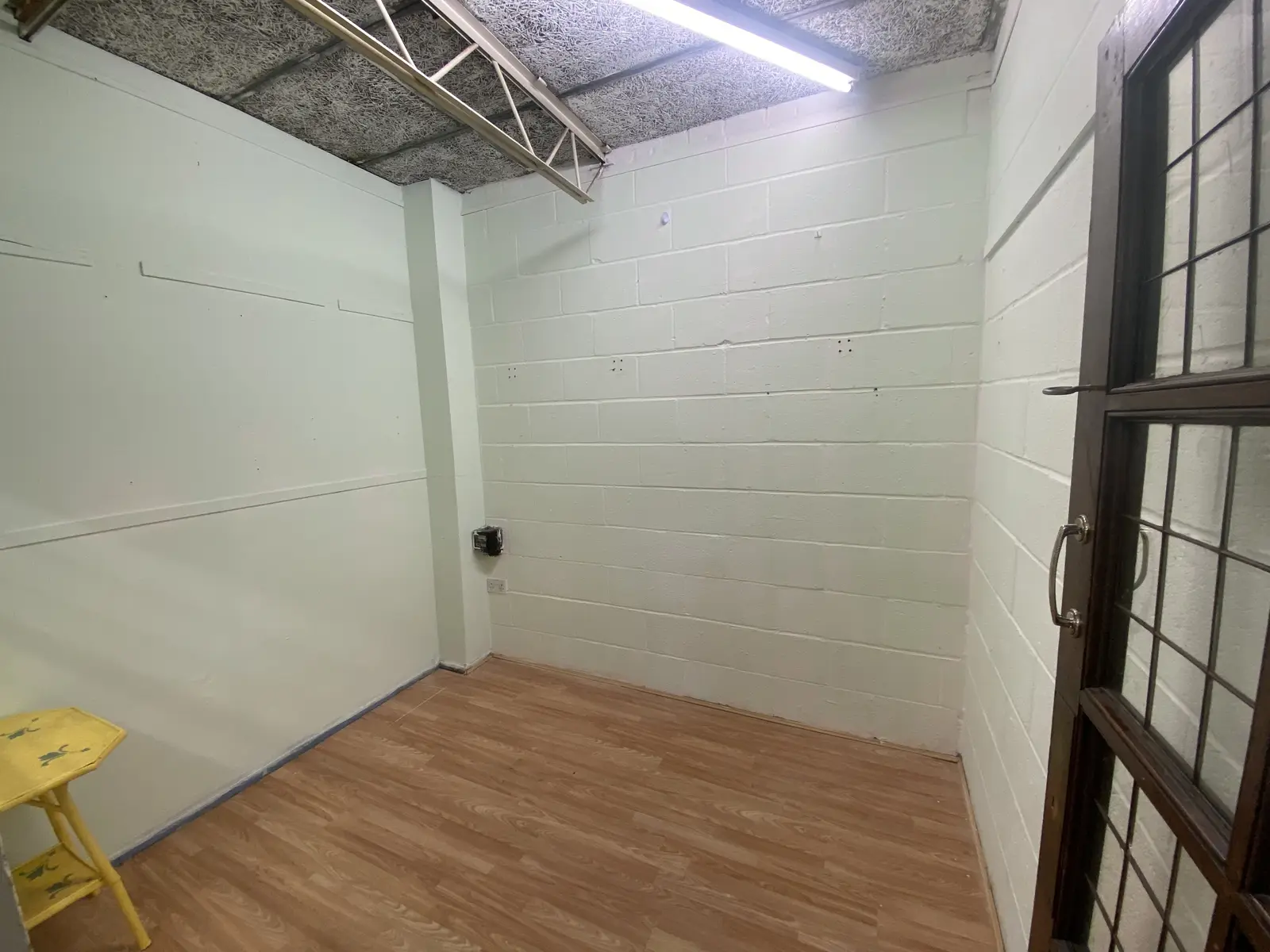 Commercial property, UNIT A7, 98 Wood Street, detail photograph