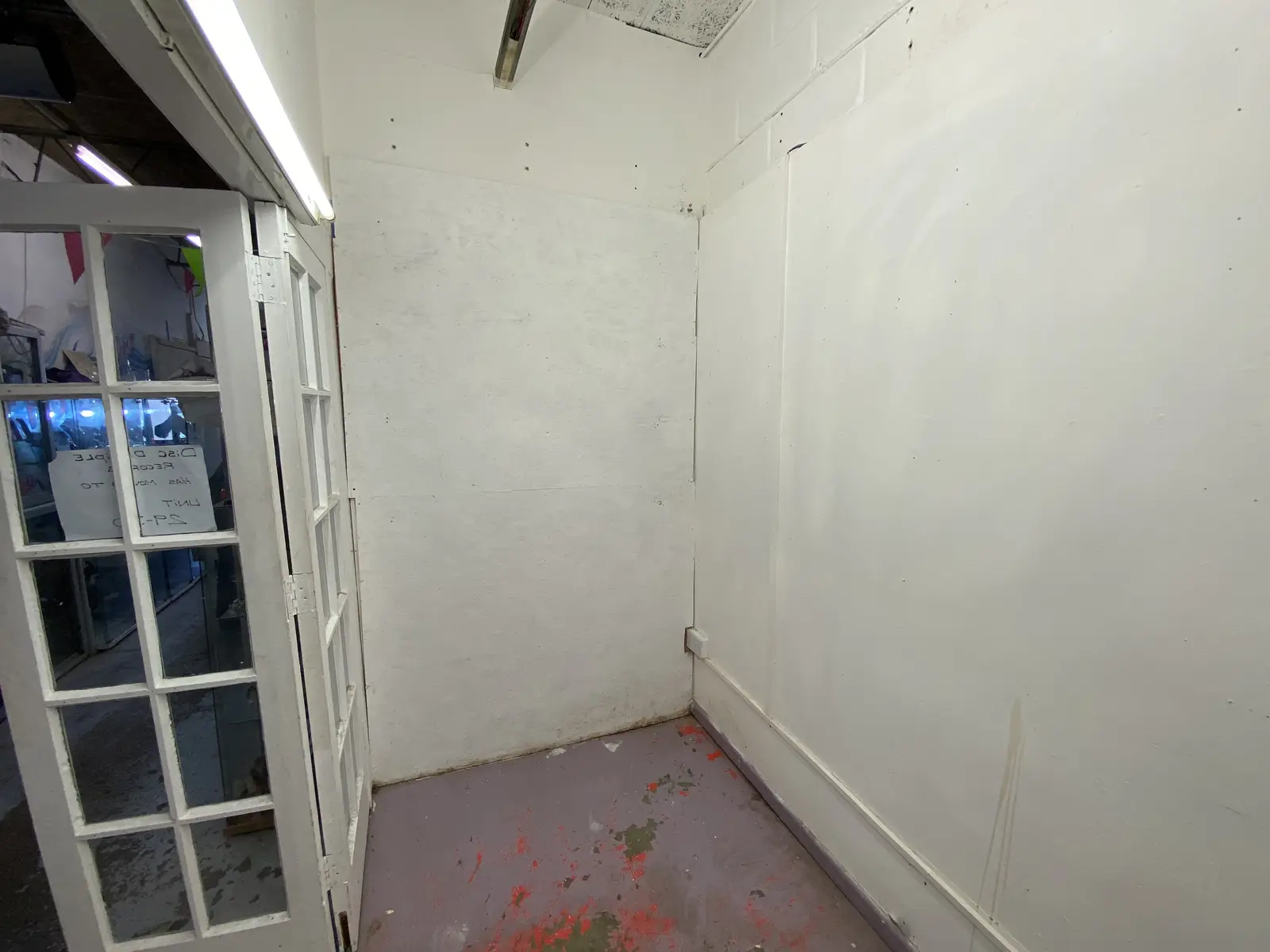 Commercial property, Unit M4, 102A Wood Street, detail photograph
