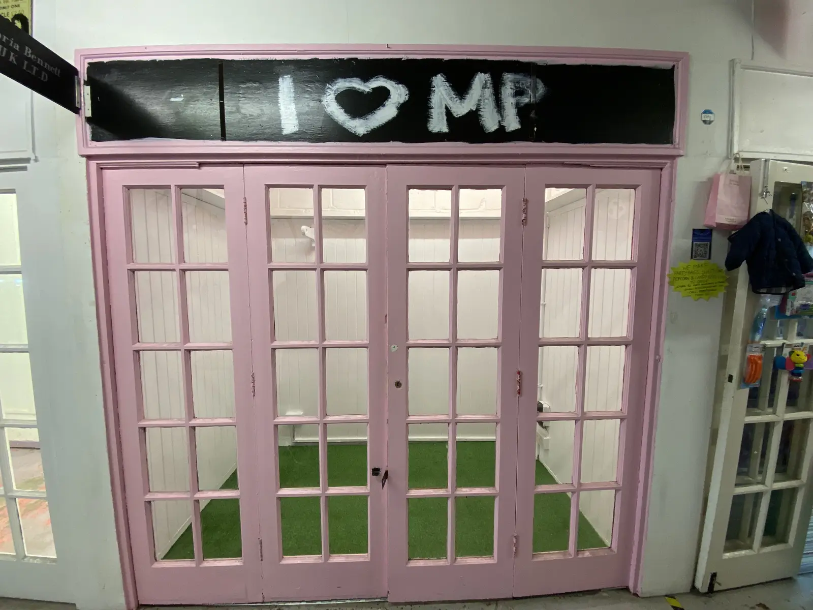 Commercial property, Unit M5, 102A Wood Street, photograph