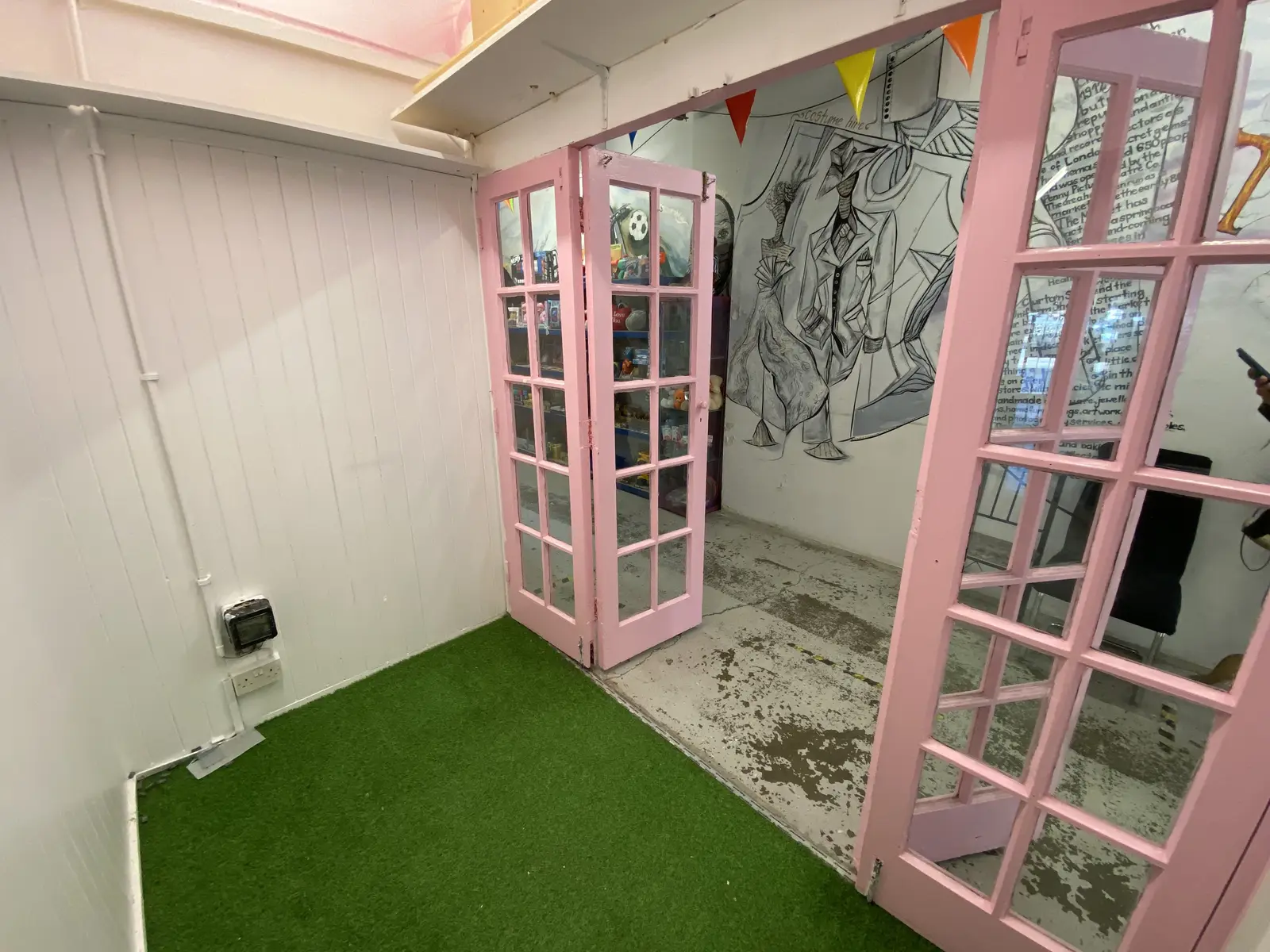 Commercial property, Unit M5, 102A Wood Street, interior photograph
