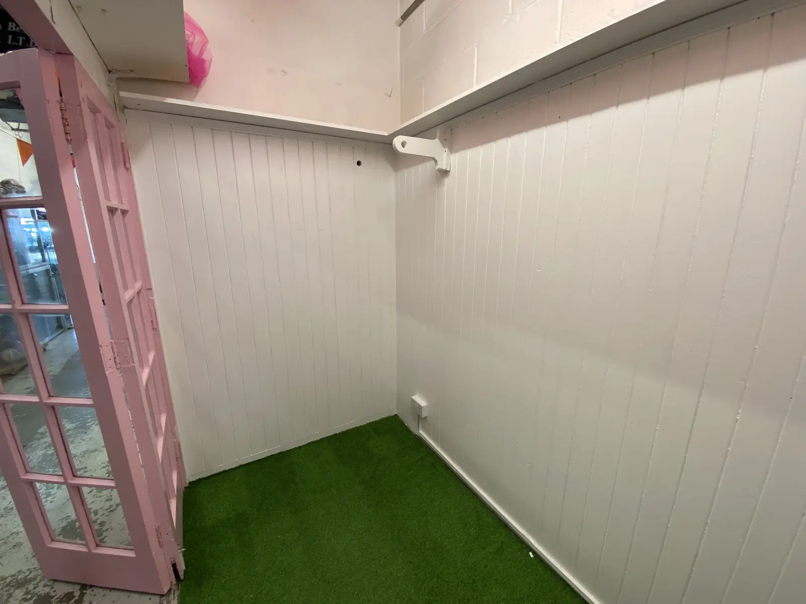 Commercial property, Unit M5, 102A Wood Street, detail photograph