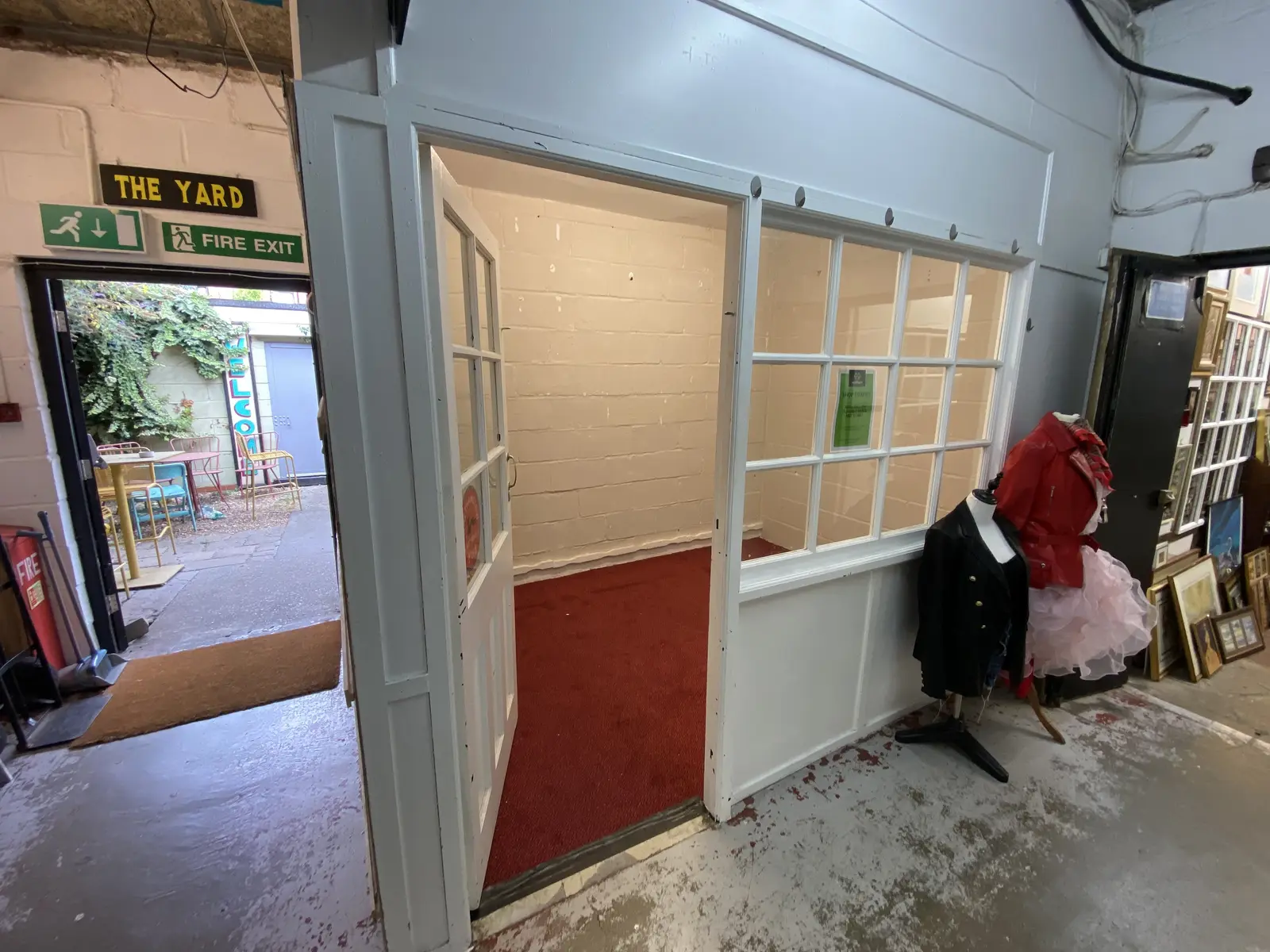 Commercial property, Unit M31, 102A Wood Street, interior photograph