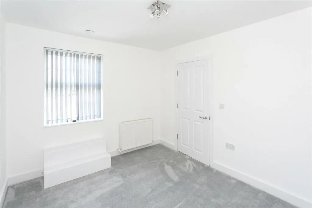 1-bed Flat apartment, Flat 7, Nash House, 12 London Road, photograph 4