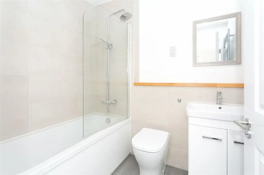 1-bed Flat apartment, Flat 7, Nash House, 12 London Road, photograph 5
