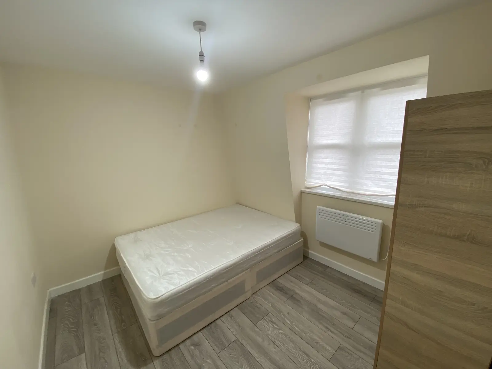 1-bed Flat apartment, Flat 16, York House, photograph 6