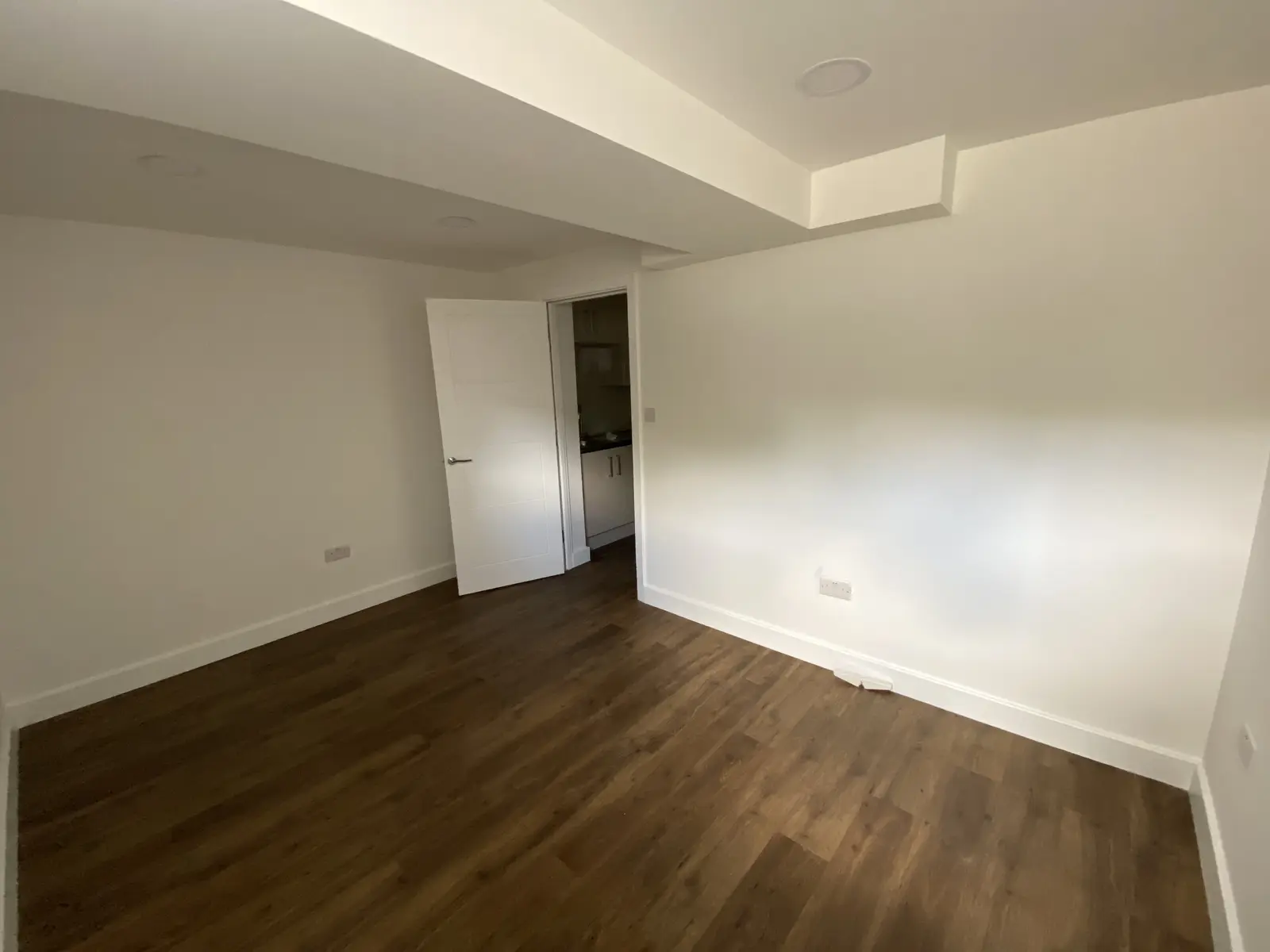 1-bed Flat apartment, Basement Flat, 83 Mount Pleasant Road, photograph 5