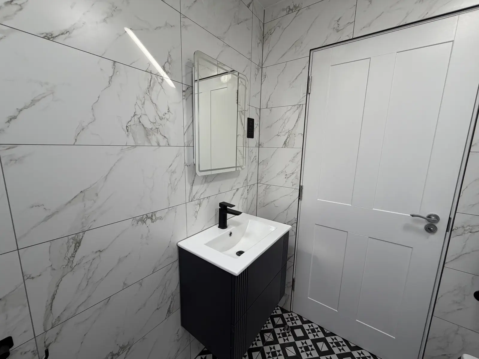 4-bed House, 1 Stokes Cottages, photo: Bathroom (1)