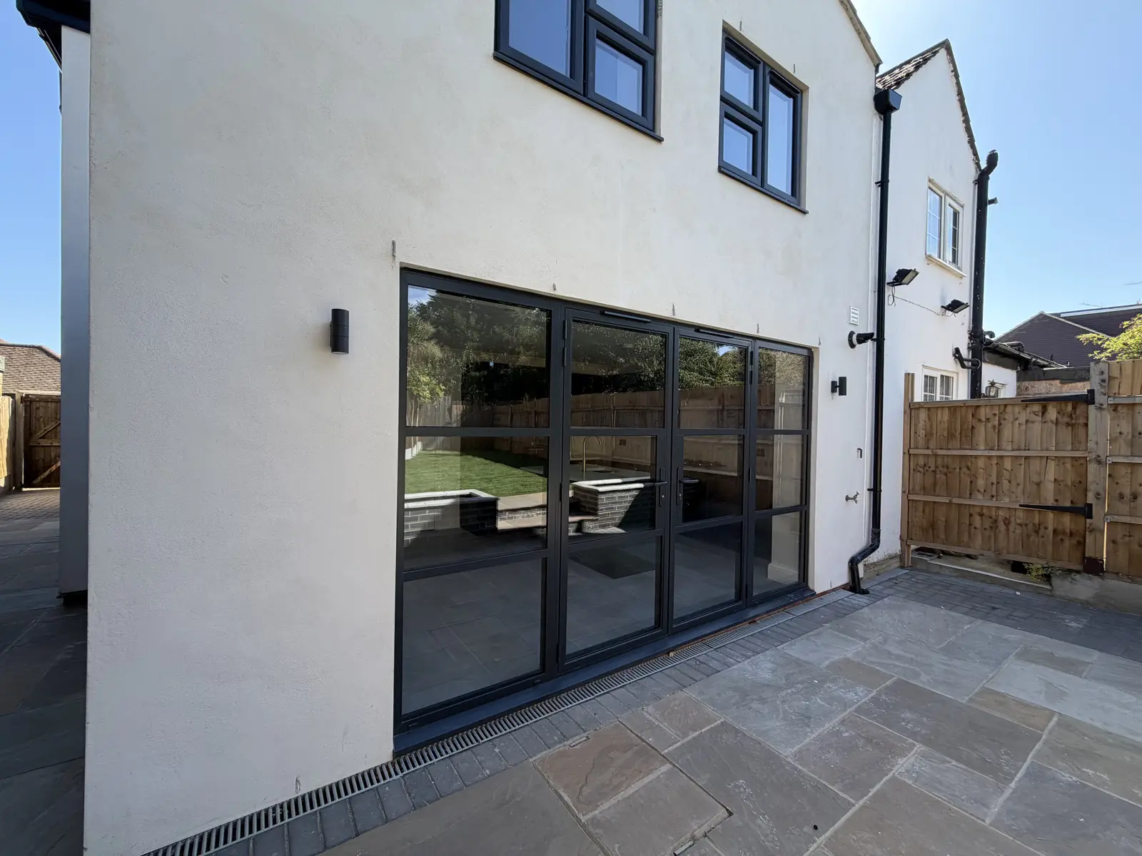 4-bed House, 1 Stokes Cottages, photo: Rear Buildling