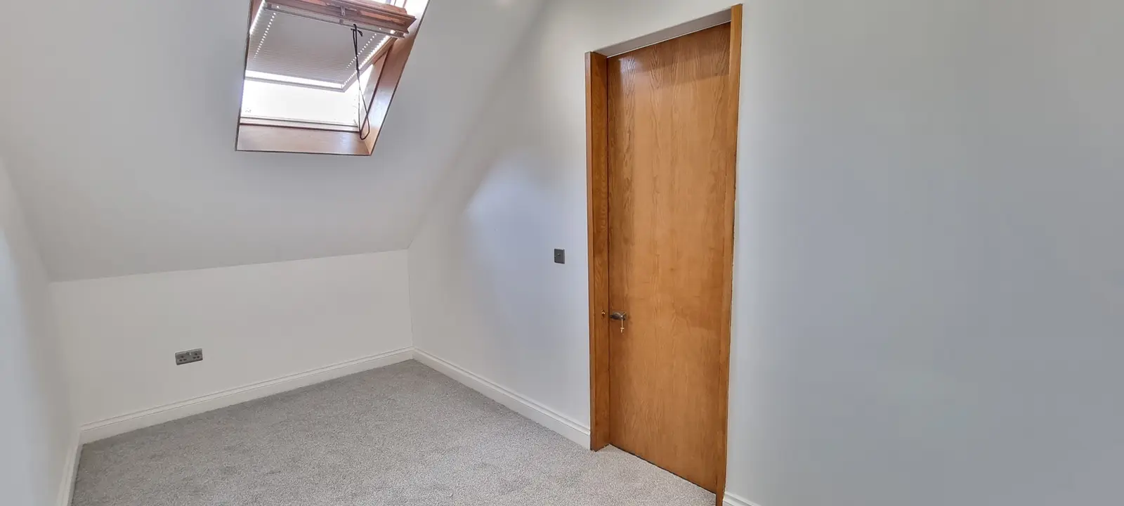 2-bed Flat apartment, Flat C, 150 Huxley Road, photo: Bedroom 1