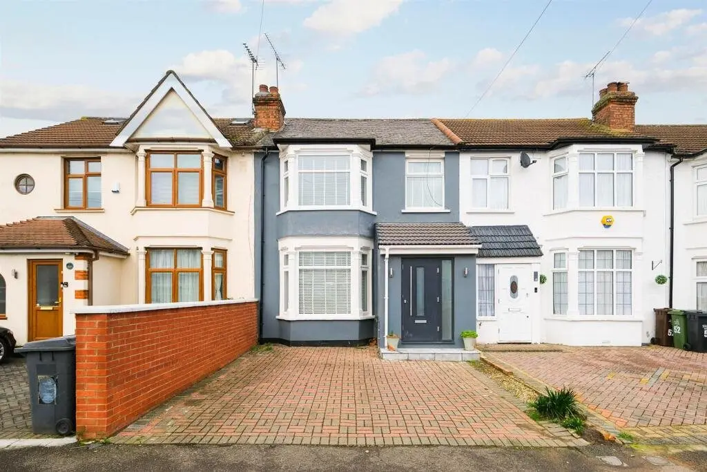 4-bed Terraced house, 54 Marmion Avenue, photo: Front Image