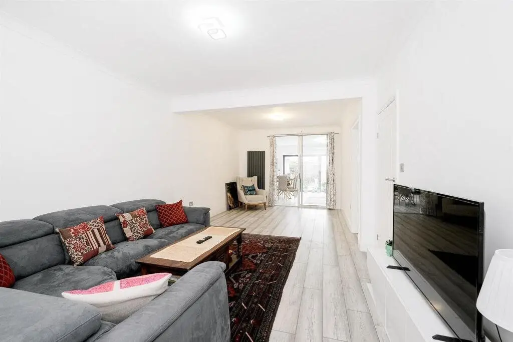 4-bed Terraced house, 54 Marmion Avenue, photo: Picture
