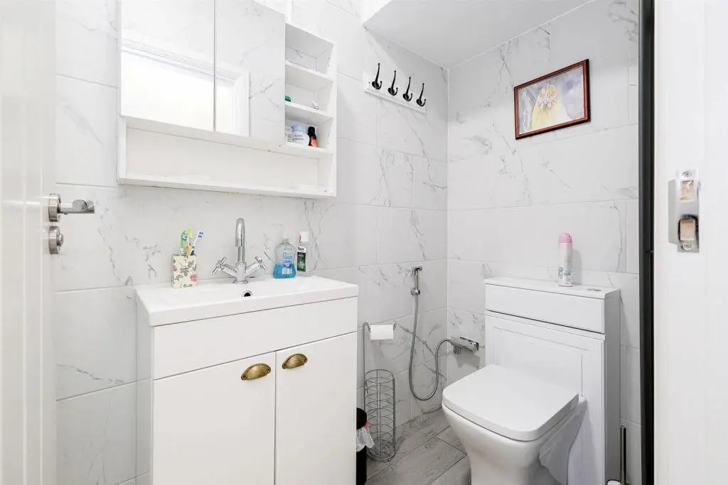 4-bed Terraced house, 54 Marmion Avenue, photo: Picture