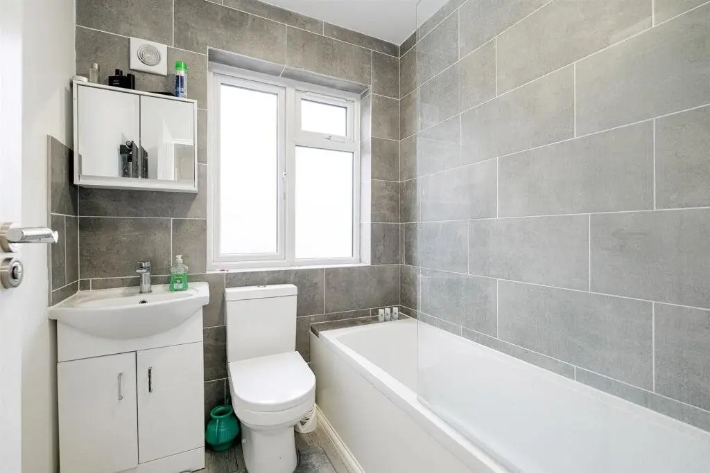 4-bed Terraced house, 54 Marmion Avenue, photo: Picture