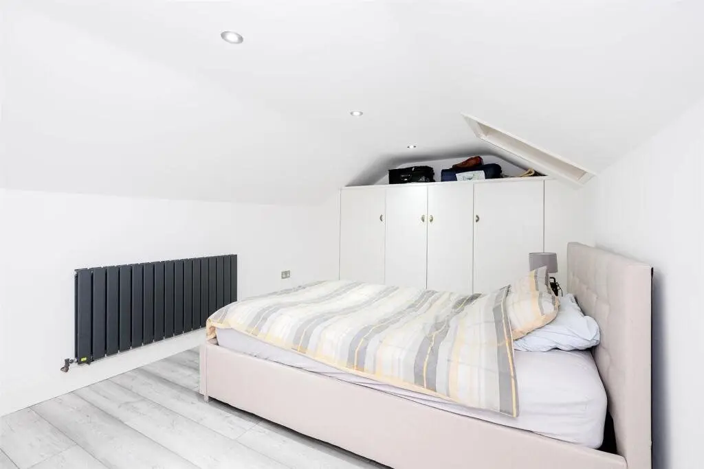 4-bed Terraced house, 54 Marmion Avenue, photo: Picture